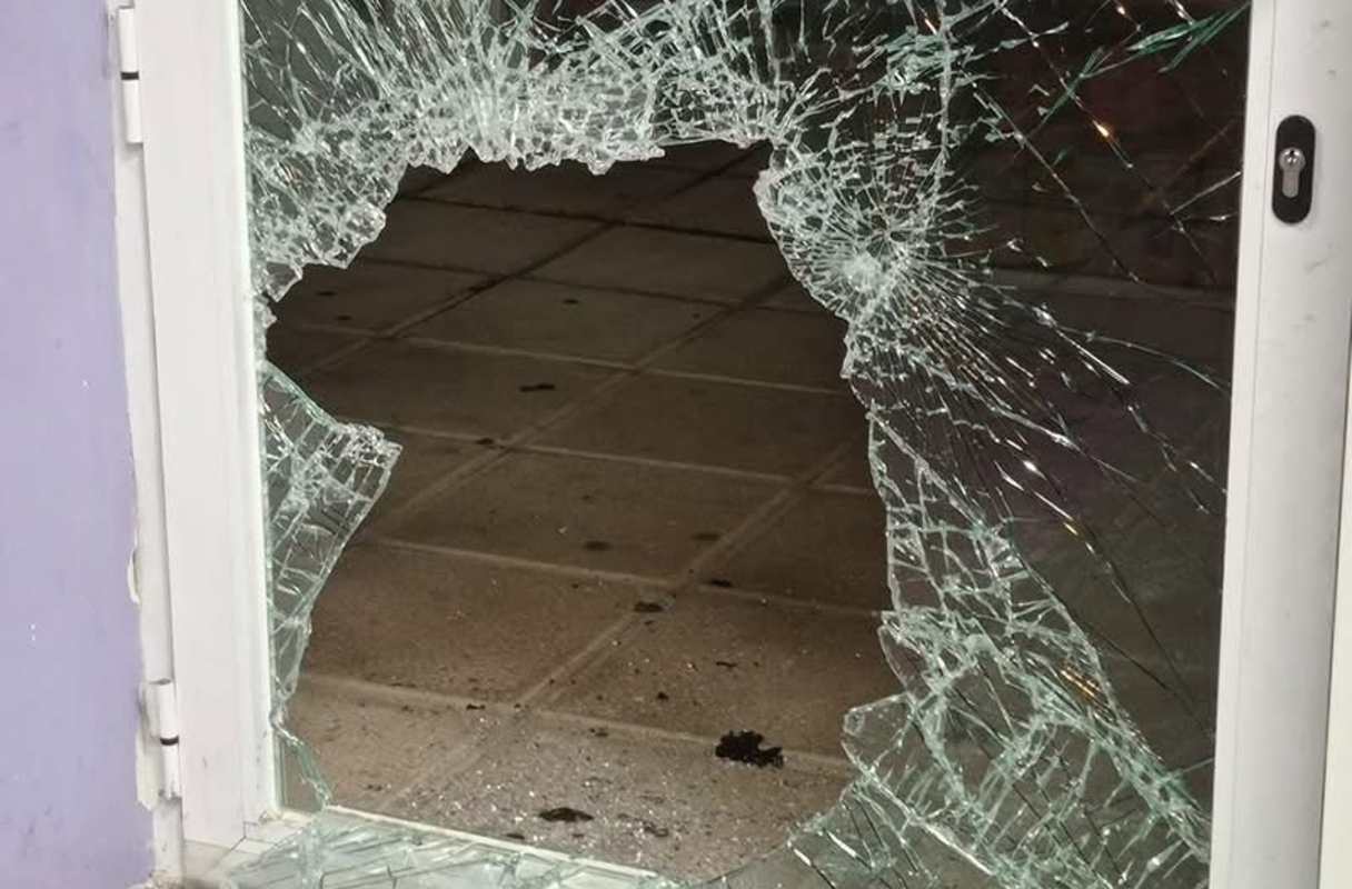 Imagen del escaparate roto de El Principito.