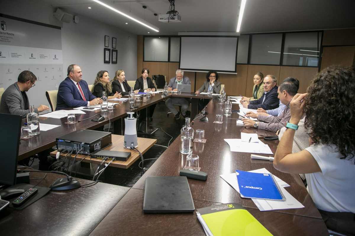 Lizán ha mantenido una reunión con las organizaciones profesionales agrarias ASAJA, UPA y Cooperativas Agroalimentarias.