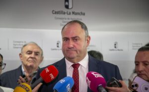 El consejero de Agricultura, Ganadería y Desarrollo Rural, Julián Martínez Lizán.