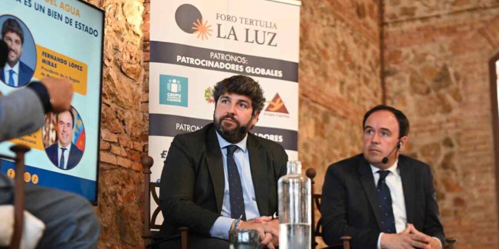 Los presidentes Murcia y Comunidad Valenciana, Fernando López Miras y Juanfran Pérez Llorca.