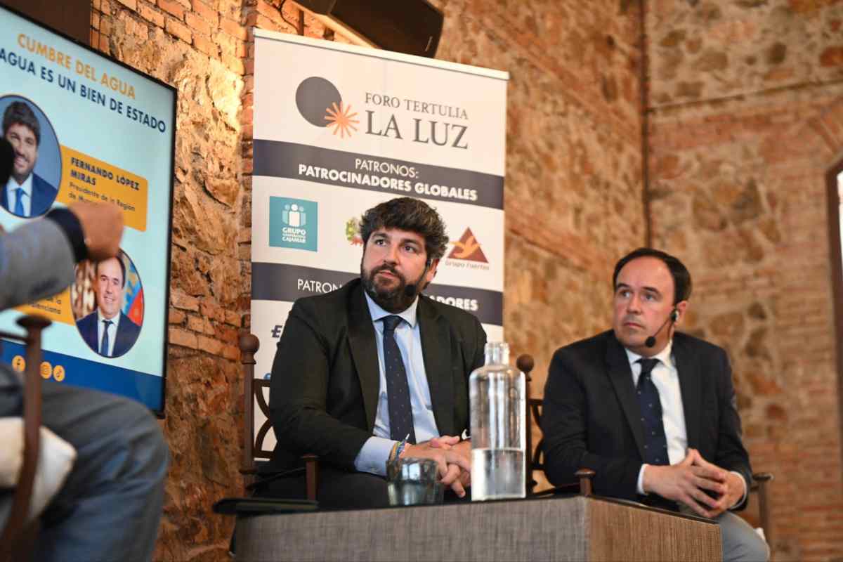 Los presidentes Murcia y Comunidad Valenciana, Fernando López Miras y Juanfran Pérez Llorca.