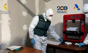 Imagen de la Guardia Civil en una de las intervenciones de la operación.