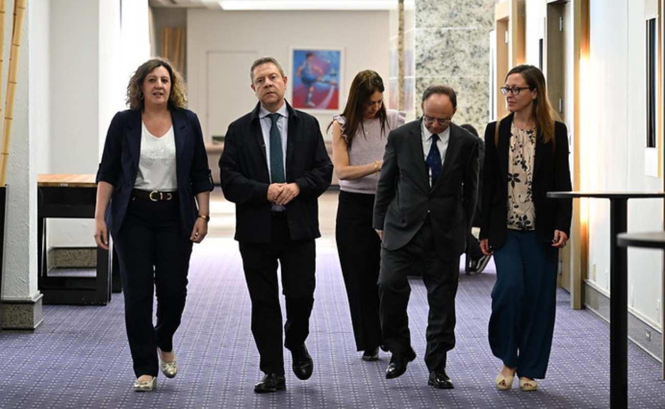 El presidente regional, de visita comercial en Brasil.