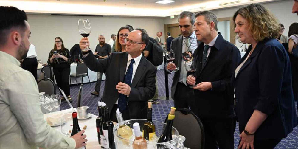 Castilla-La Mancha promociona sus vinos en Brasil.