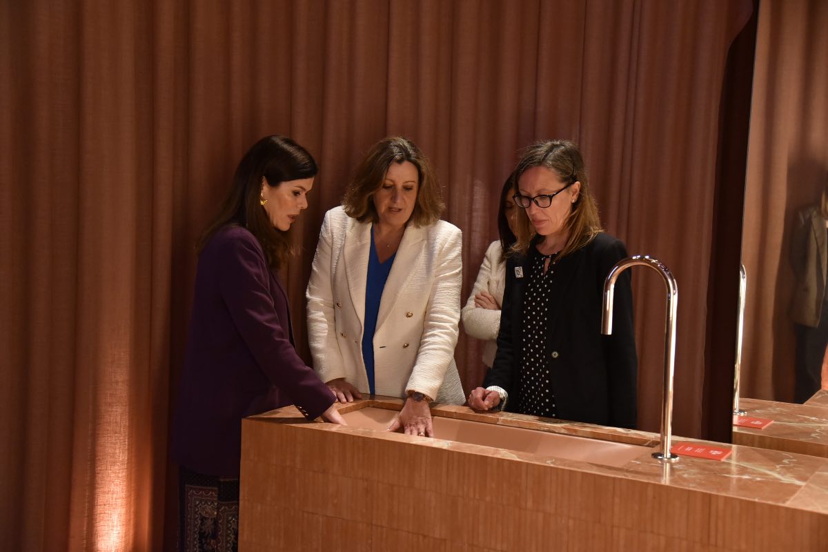 La consejera de Economía, Empresas y Empleo, Patricia Franco, ha visitado el espacio de la marca regional Legado Artesano en la edición de este año en Casa Decor. (Fotos: José Ramón Márquez // JCCM)