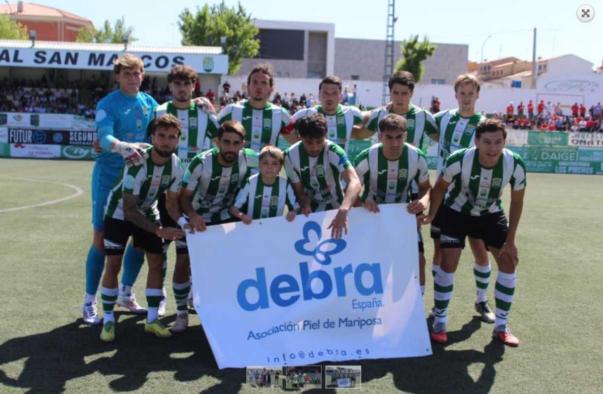 Última alineación del Quintanar del Rey. Foto: FFCM.