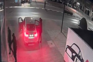 Los tres ladrones que perpetraron el robo en Quintanar de la Orden.