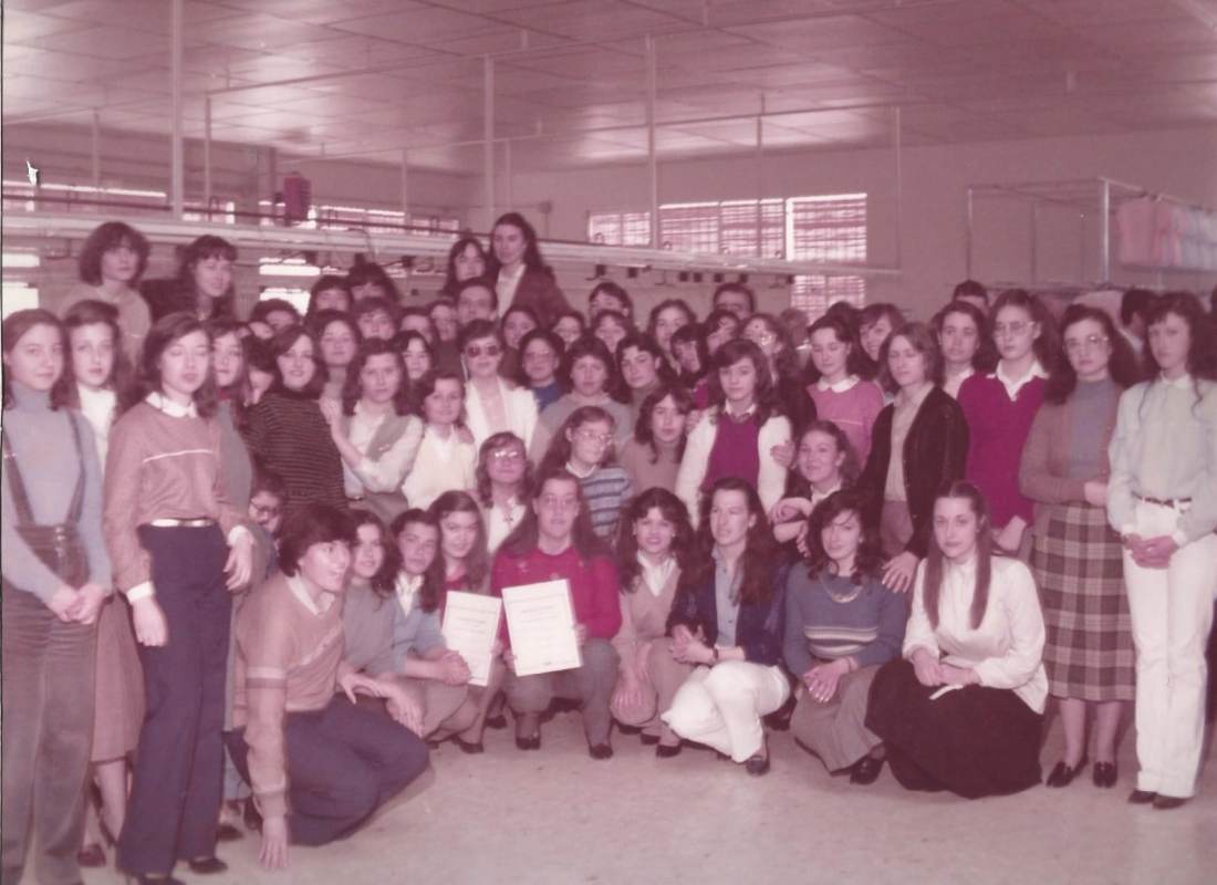 Las alumnas que recibieron el curso de PPO (Programa de Perfeccionamiento de Oficios).