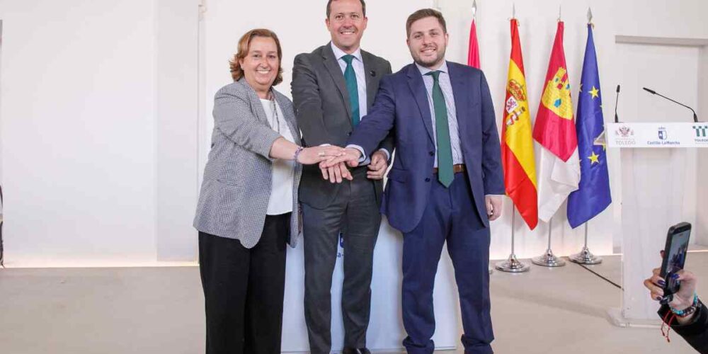 Conchi Cedillo, Carlos Velázquez y Nacho Hernando.