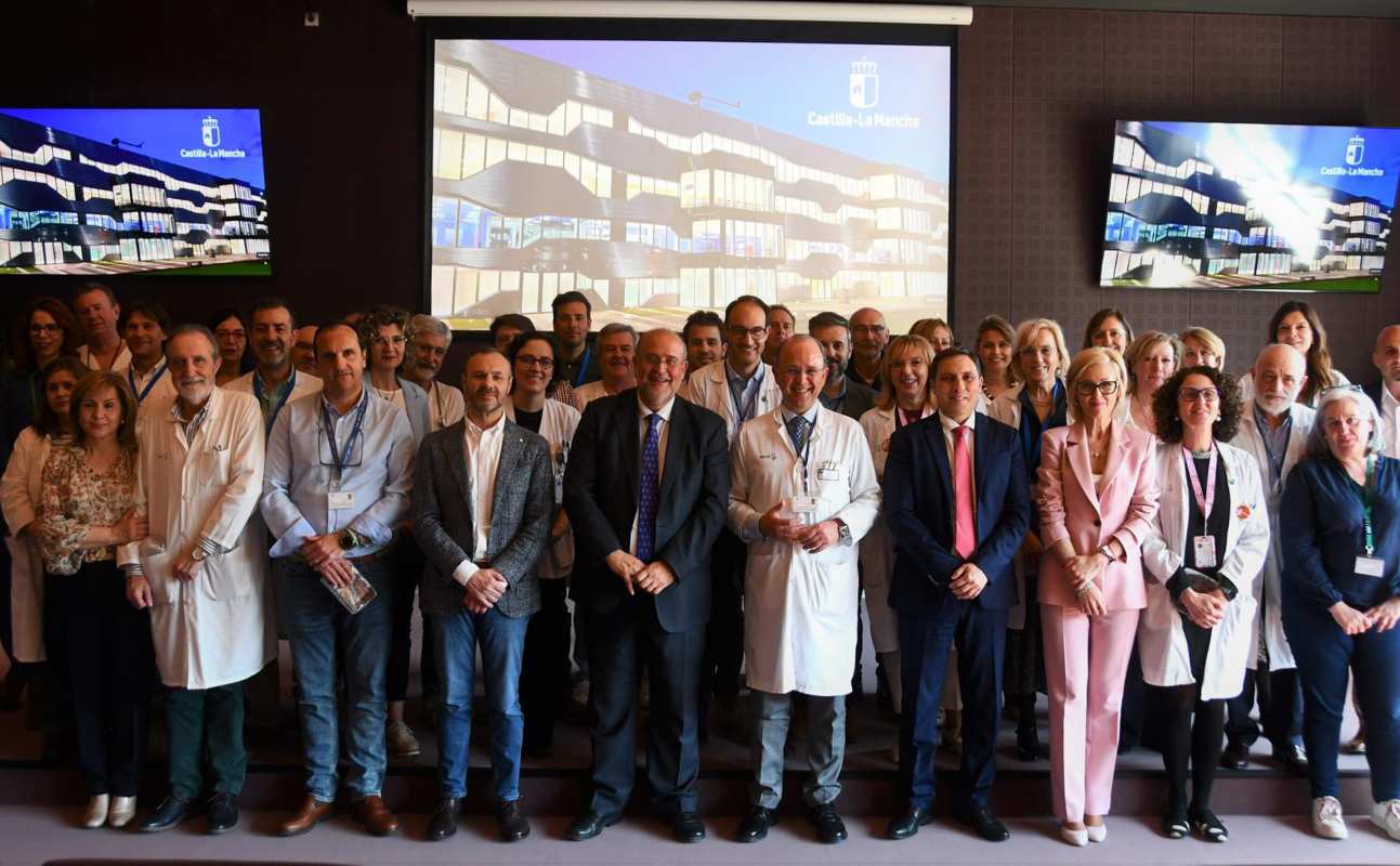 Foto de familia del Hospital Universitario de Cuenca.
