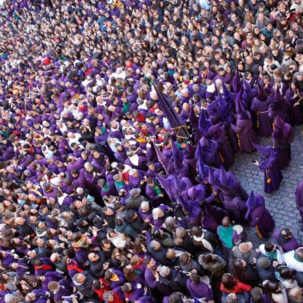 La llegada de la procesión de Las Turbas. (Fotos: D. Esteban González // JCCM)