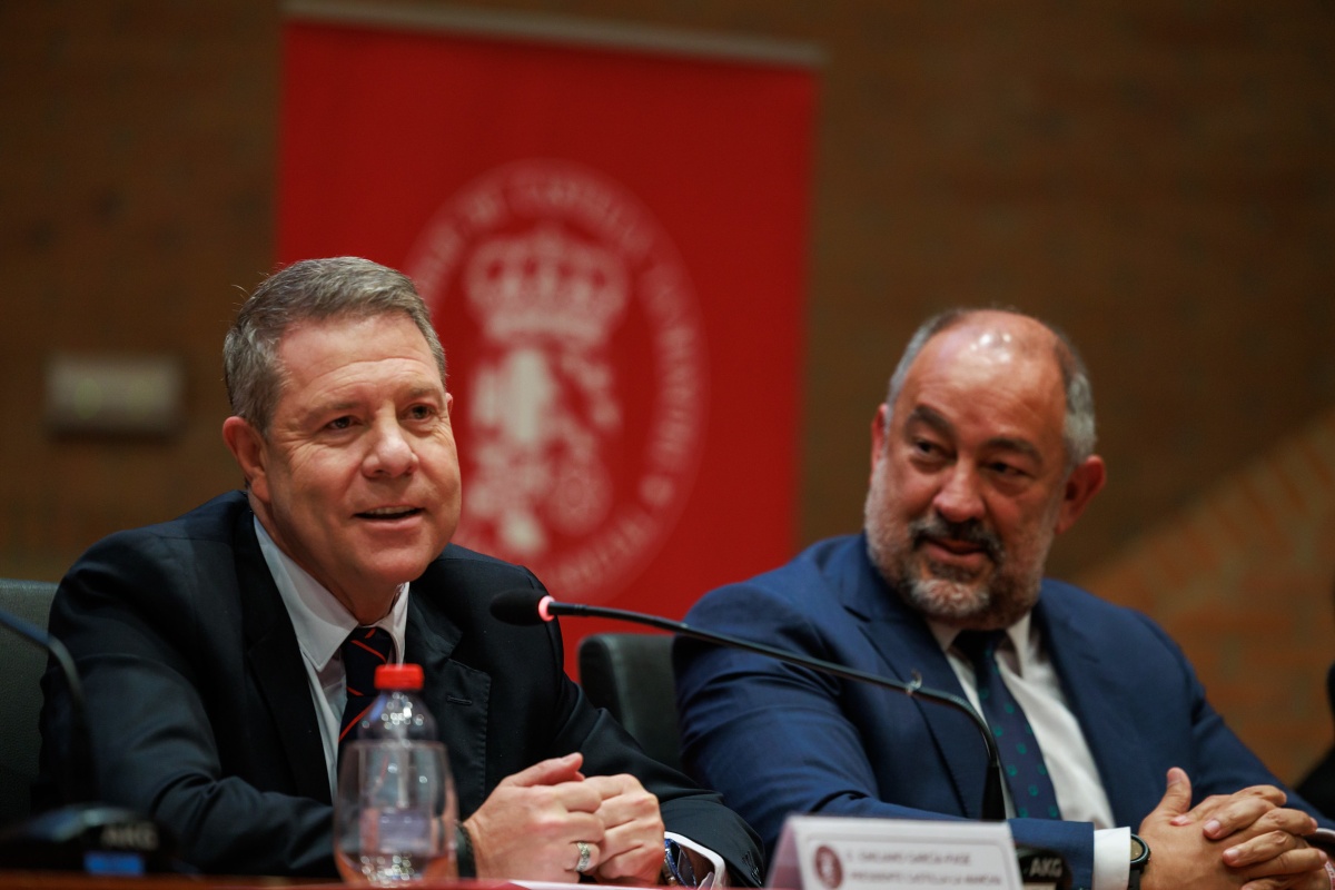 El presidente de Castilla-La Mancha en Albacete, junto al rector de la UCLM, en los Reconocimientos del Consejo Social
