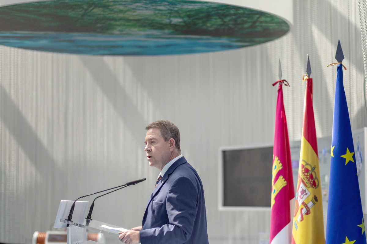El presidente de Castilla-La Mancha, Emiliano García-Page, en el I Foro de Industria de Castilla-La Mancha, celebrado en Albacete