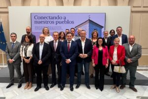 El acto ha contado con la presencia del presidente de Hispasat, el astronauta Pedro Duque