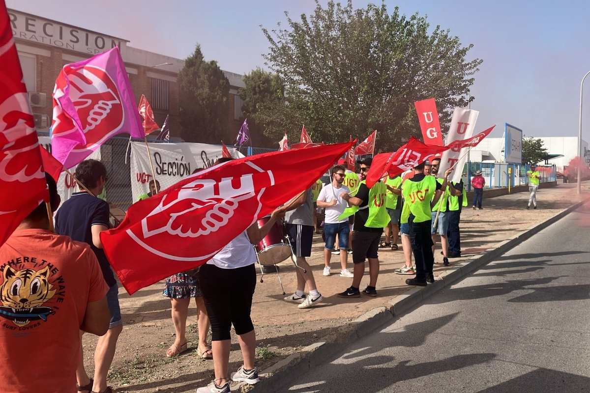 Imagen de archivo de varios trabajadores de Brahm en Manzanares