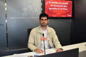 El portavoz socialista, José González