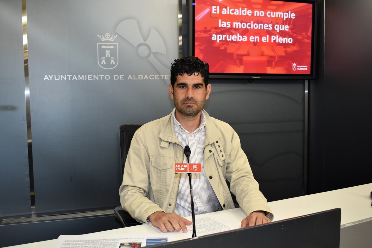 El portavoz socialista, José González