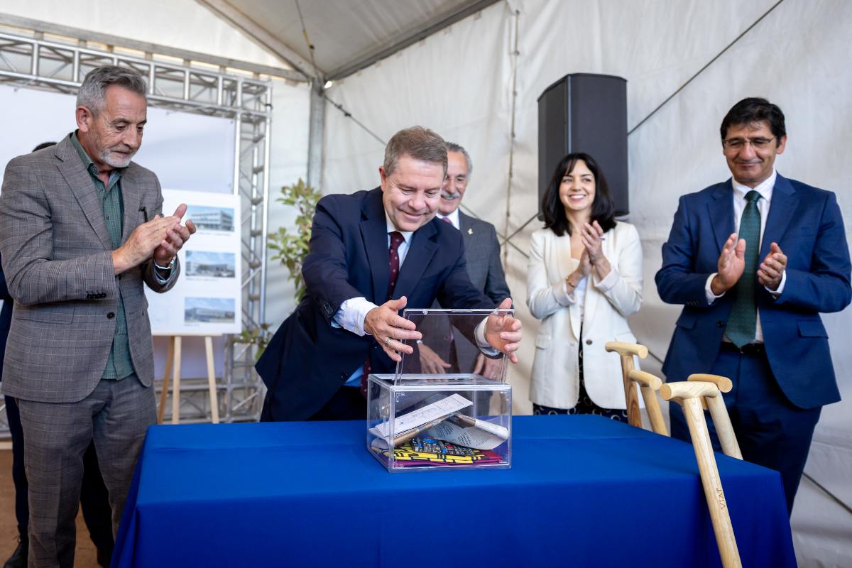 Primera piedra del centro tecnológico de Tecnobit en Valdepeñas