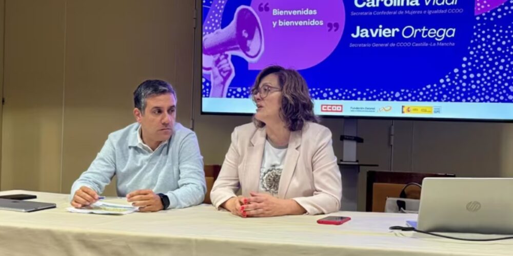 El secretario regional de CCOO, Javier Ortega, y la secretaria confederal de Mujeres e Igualdad de CCOO, Carolina Vidal