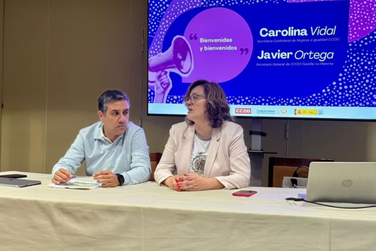 El secretario regional de CCOO, Javier Ortega, y la secretaria confederal de Mujeres e Igualdad de CCOO, Carolina Vidal