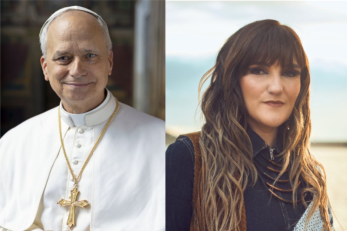 Imagen del papa León XIV y la cantautora Rozalén