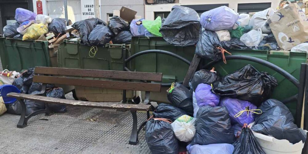 Basura acumulada en las calles de Talavera. Foto: PSOE