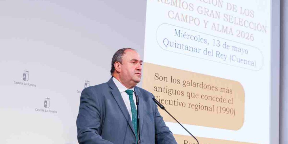 El consejero de Agricultura, Ganadería y Desarrollo Rural, Julián Martínez Lizán.