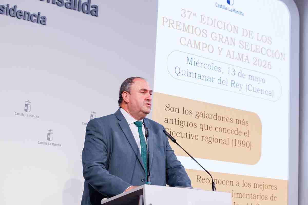 El consejero de Agricultura, Ganadería y Desarrollo Rural, Julián Martínez Lizán.