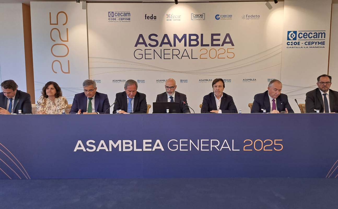 Foto de una asamblea General de Cecam.