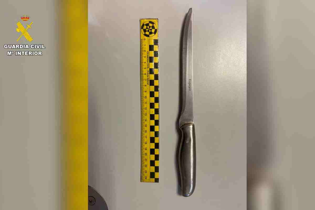 El cuchillo con el que se cometió un atraco en Polán.