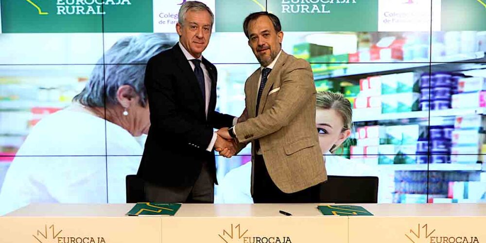 Javier López, presidente de Eurocaja Rural y Francisco Javier Jimeno, presidente del Colegio Oficial de Farmacéuticos de Toledo