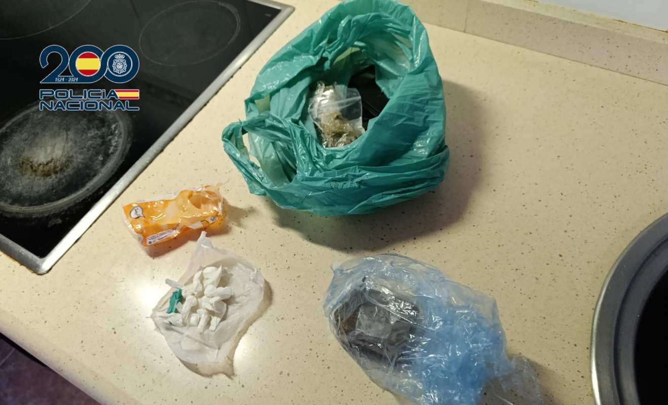 Droga intervenida a los cuatro detenidos en Talavera.