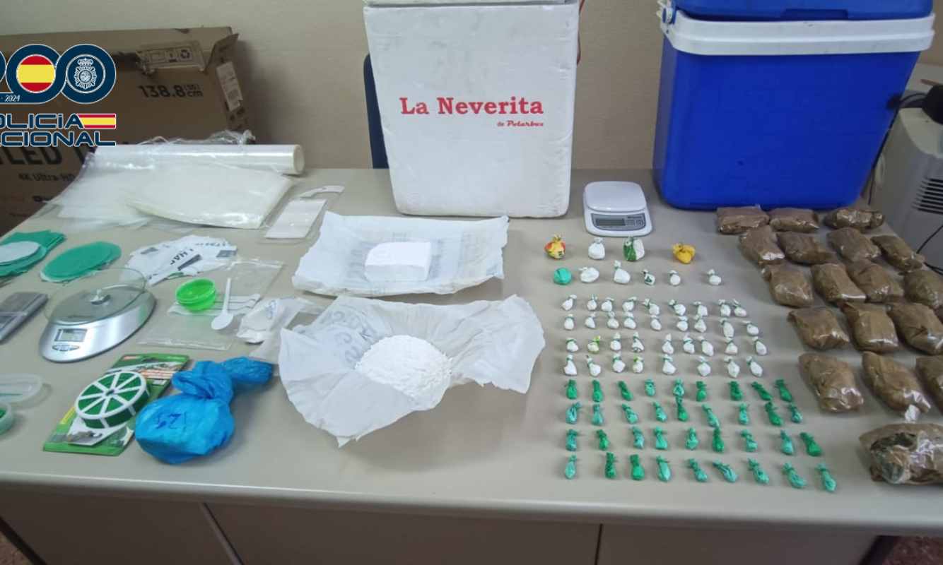 Material incautado en el trastero del Polígono de Toledo.