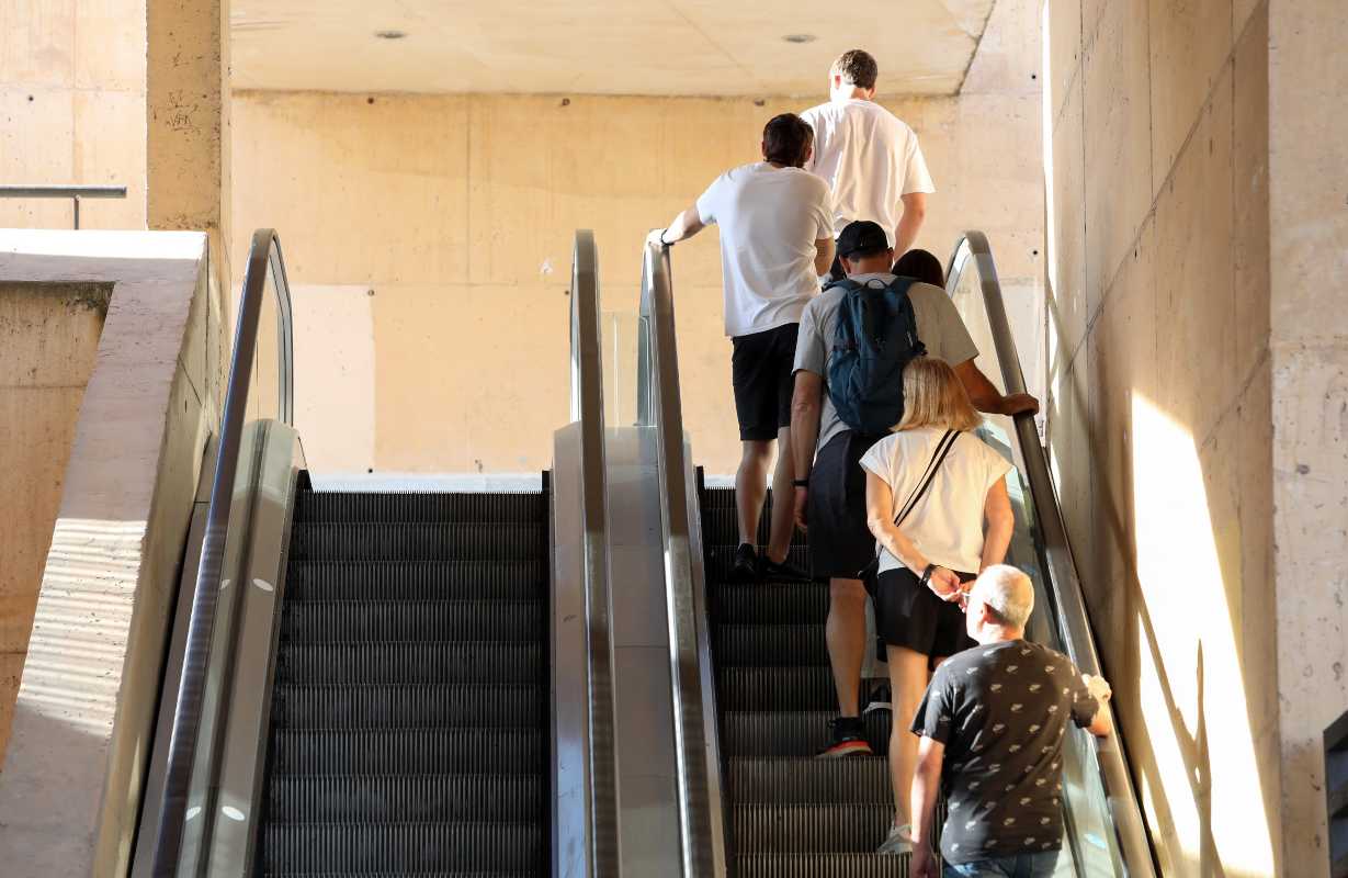 Ultimo tramo de escaleras mecánicas del Miradero de Toledo.