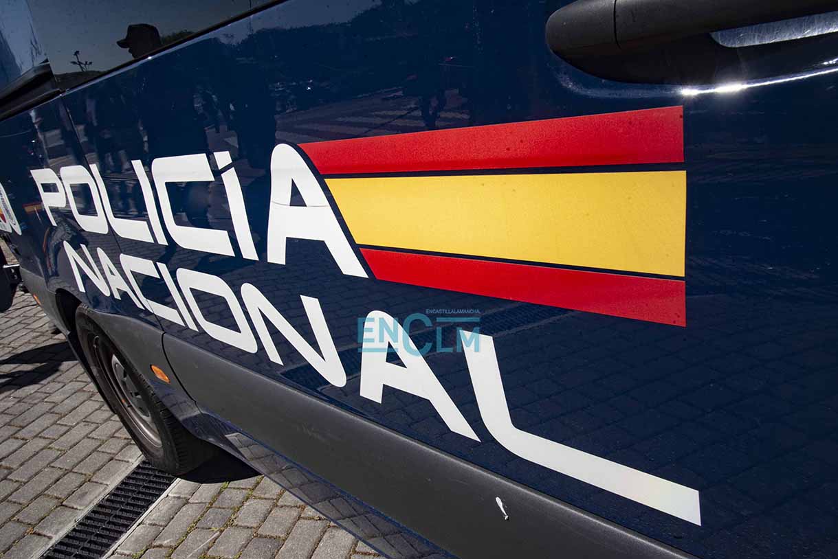 Furgón de la Policía Nacional. Foto: Rebeca Arango.