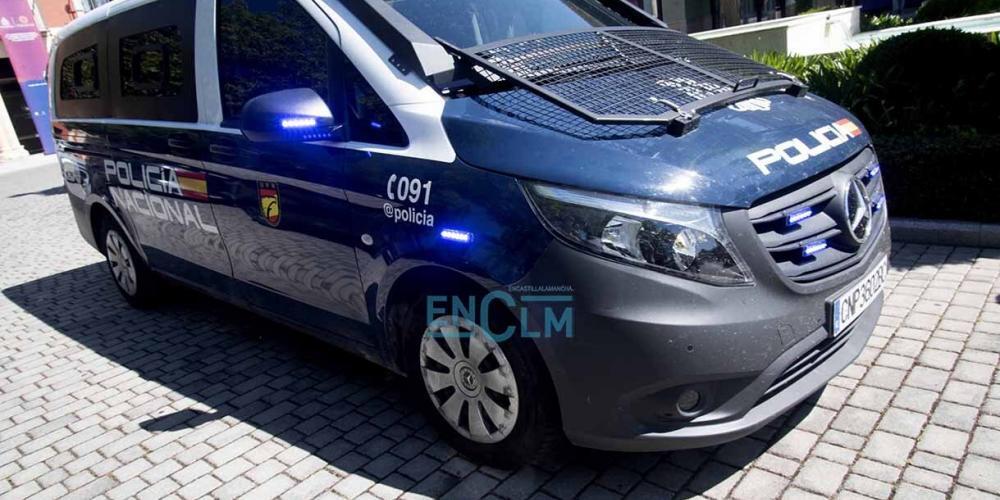 Furgón de la Policía Nacional. Foto: ENCLM/Rebeca Arango.