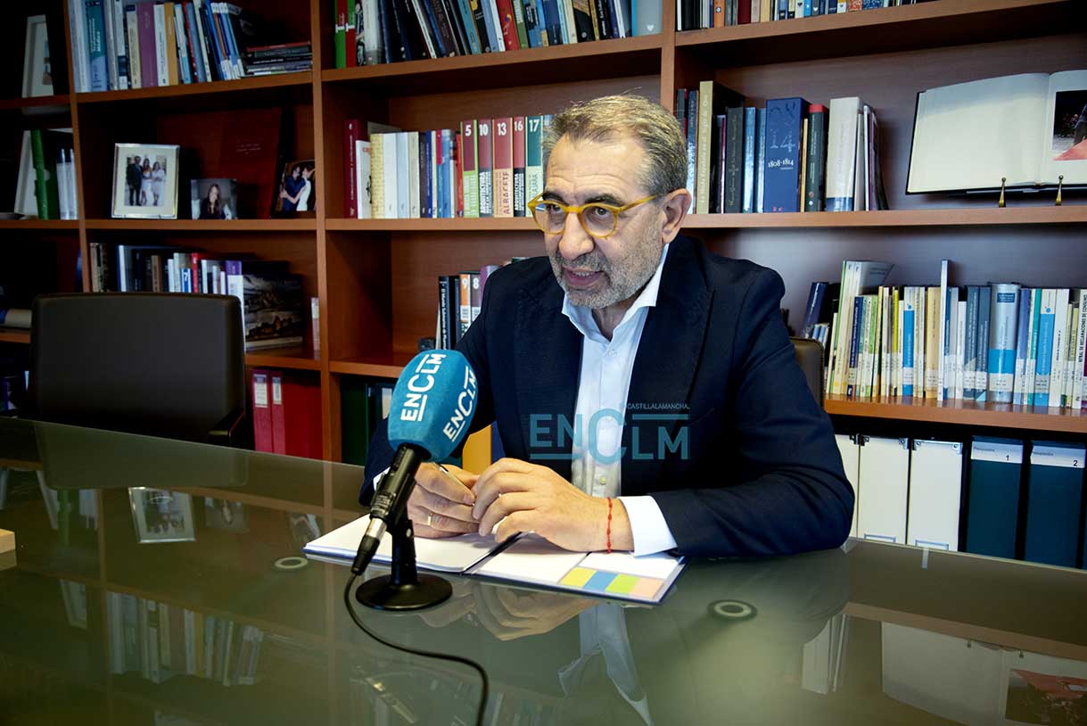 Jesús Fernández Sanz, consejero de Sanidad de Castilla-La Mancha. Foto: Rebeca Arango.
