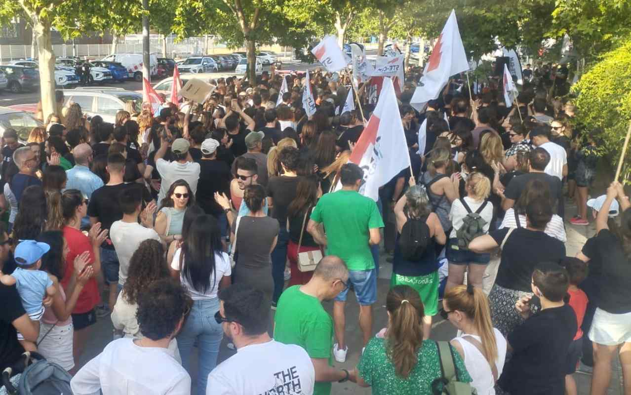Masiva manifestación de los profesores en Toledo.