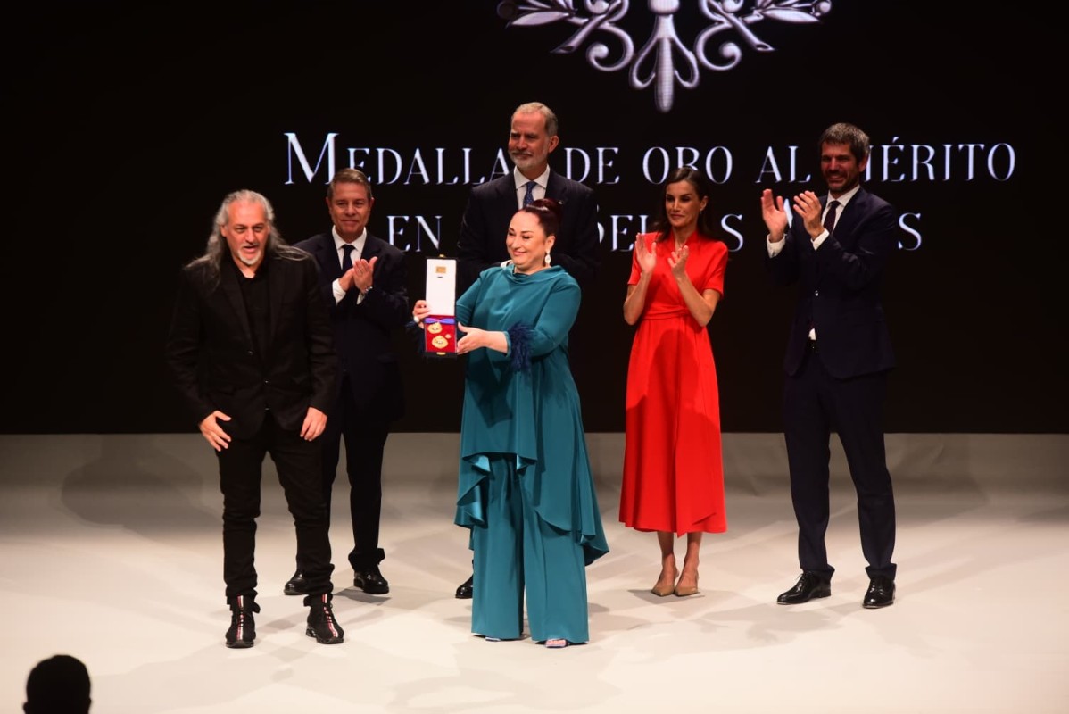 Imagen de la entrega de la Medalla de Oro al Mérito en las Bellas Artes al grupo Camela. Imagen: Rebeca Arango.