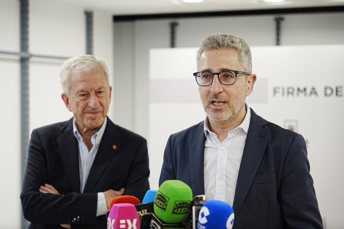 El ministro de Hacienda, Arcadi España en Cáceres - CARLOS CRIADO/EUROPA PRESS