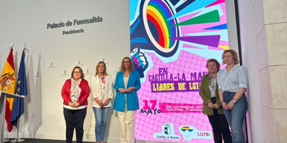 Presentación de los I premios por el Día Internacional contra la LGTBIfobia. Foto: ENCLM/David Engenios