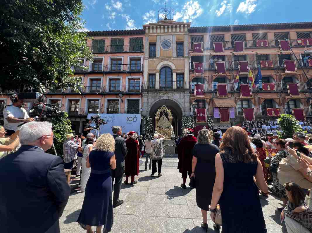 Llegada a Zocodover de la Virgen del Sagrario.