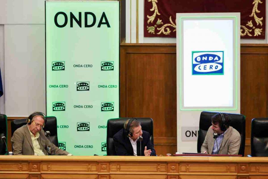 Page cree que «difícilmente» se puede desligar a Zapatero del Gobierno de España