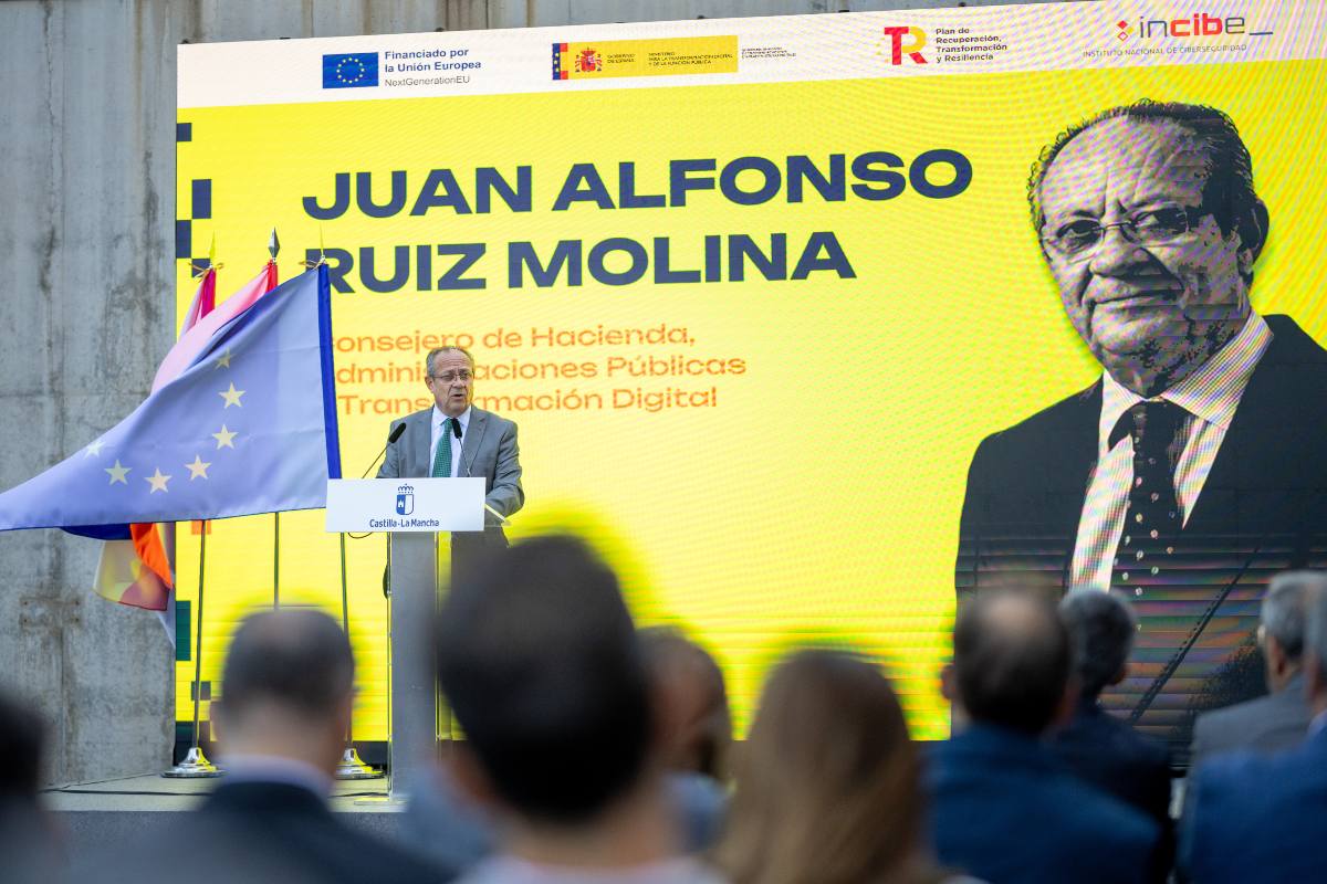 El consejero de Hacienda, Administraciones Públicas y Transformación Digital, Juan Alfonso Ruiz Molina.