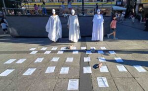 'Somos Ellas' se manifestó en Toledo contra la barbarie machista. Foto: Rebeca Arango.