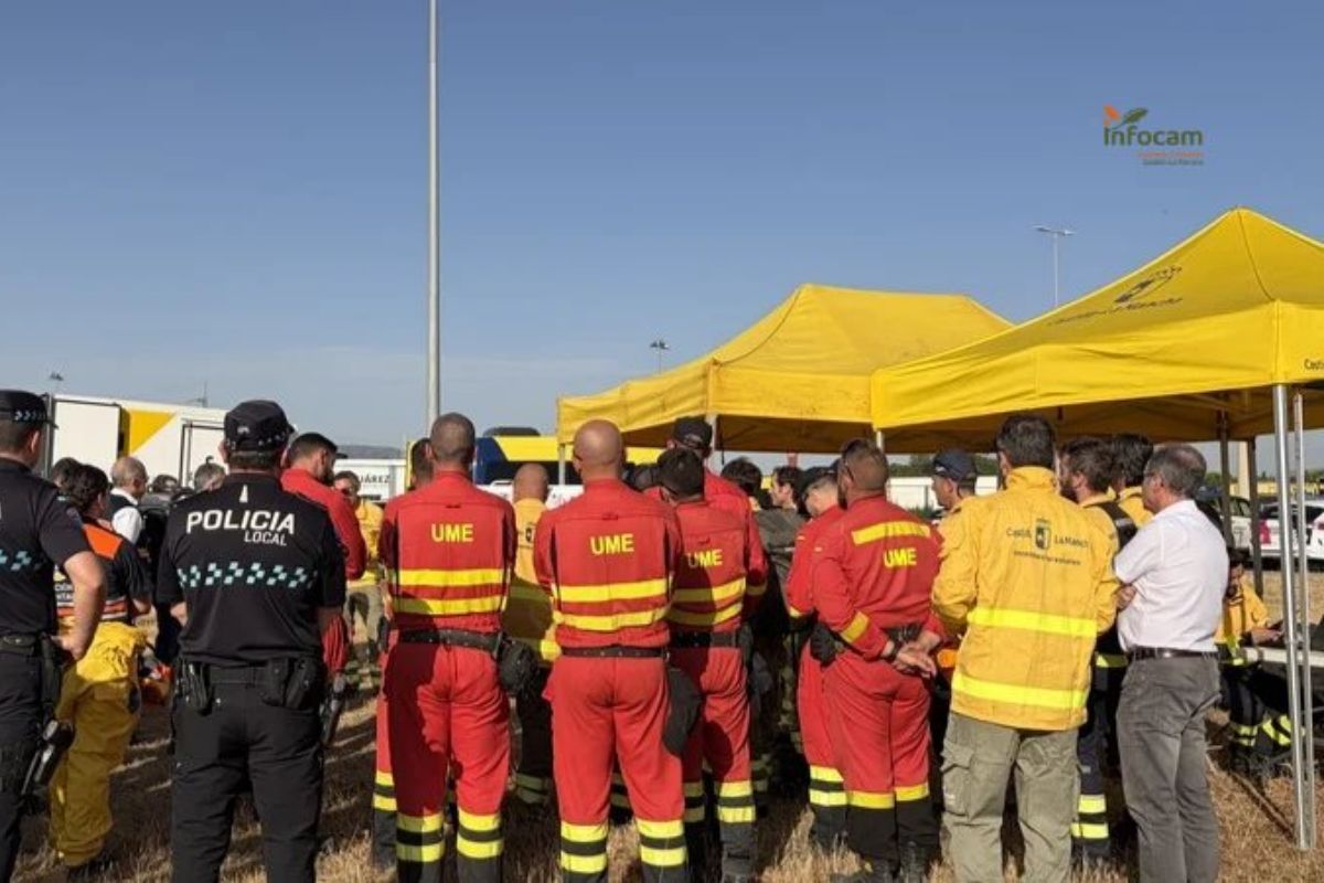 Efectivos que están participando en las quemas prescritas en Puertollano