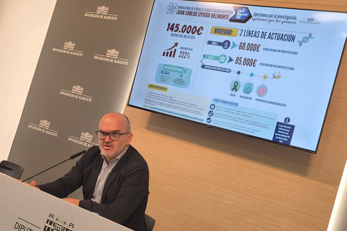 El diputado de Sanidad de Albacete presenta la convocatoria Juan Carlos Izpisúa Belmonte 2026