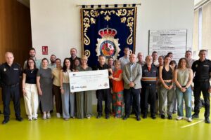 Entrega de la recaudación obtenida durante la I edición de la carrera ‘Ruta 091’ de la Policía Nacional de Albacete