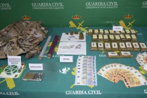 Material intervenido en Almansa por la Guardia Civil en la operación 'TRANSPOR'
