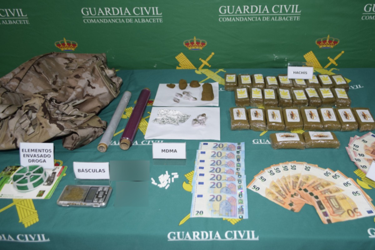 Material intervenido en Almansa por la Guardia Civil en la operación 'TRANSPOR'